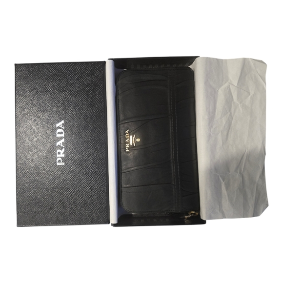 Authentic Preowned Prada Zip Around Wallet EUC black leather extremely soft - Picture 3 of 12